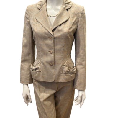 Louise Kennedy Ladies 2 piece suit (Size 10)
