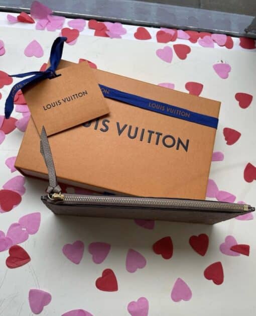 Valentino Garavani VRing Shoulder Bag Leather Small. - Image 15
