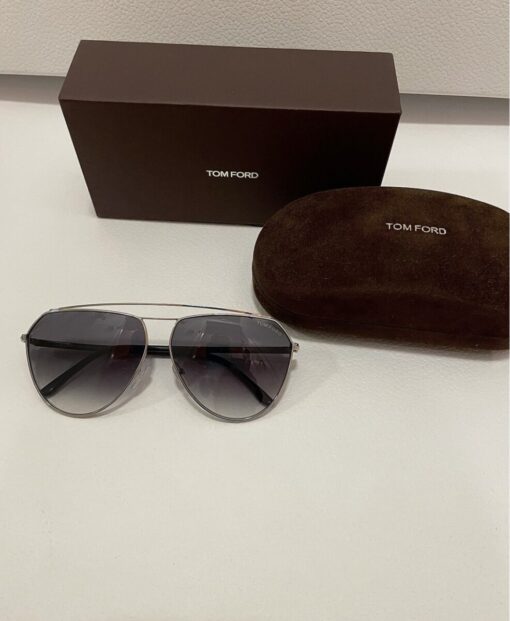 Tom Ford Binx Gradient Smoke Pilot Unisex Sunglasses - Image 7
