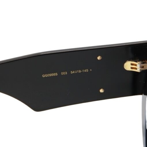Gucci Stylish Ladies Oversized Sunglasses - Image 3