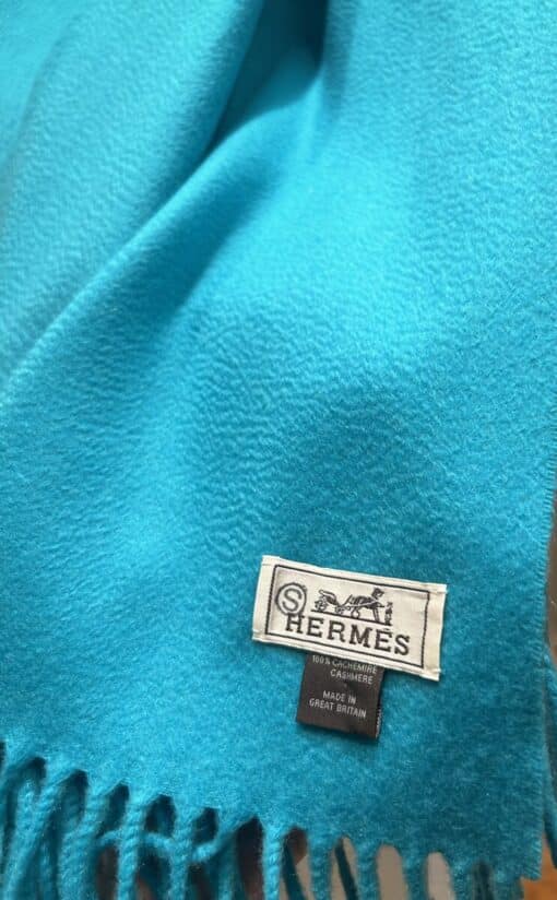 HERMES 100% Cashmere Scarf in Turquoise - Image 3