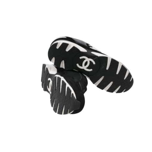 CHANEL Navy Black Short Sprint CC Logo Runner Sneakers (Size 40) - Image 9