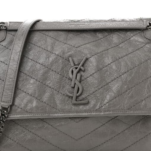 SAINT LAURENT Calfskin Matelasse Monogram Large Niki Chain Satchel in Gray Shoulder/ Crossbody Bag - Image 4