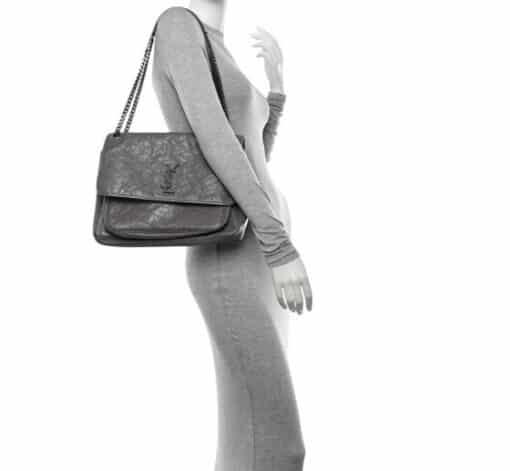 SAINT LAURENT Calfskin Matelasse Monogram Large Niki Chain Satchel in Gray Shoulder/ Crossbody Bag - Image 12