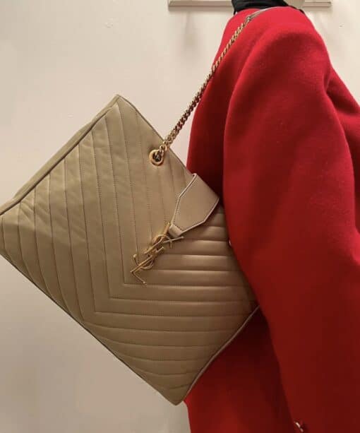 SAINT LAURENT Lambskin Matelasse Chevron Tote Bag - Image 18