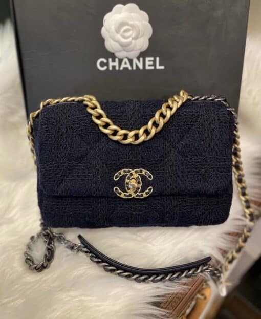 CHANEL Tweed Quilted Medium Chanel 19 Flap Navy Blue Black