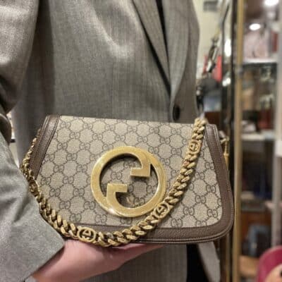 GUCCI GG Supreme Monogram Textured Dollar Calfskin Blondie Chain Shoulder Flap Bag Beige Ebony.