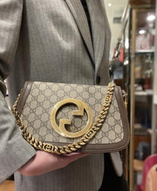 GUCCI GG Supreme Monogram Textured Dollar Calfskin Blondie Chain Shoulder Flap Bag Beige Ebony.