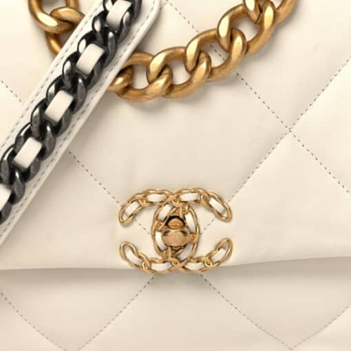 CHANEL Lambskin Quilted Large Chanel 19 Flap White. - Image 6