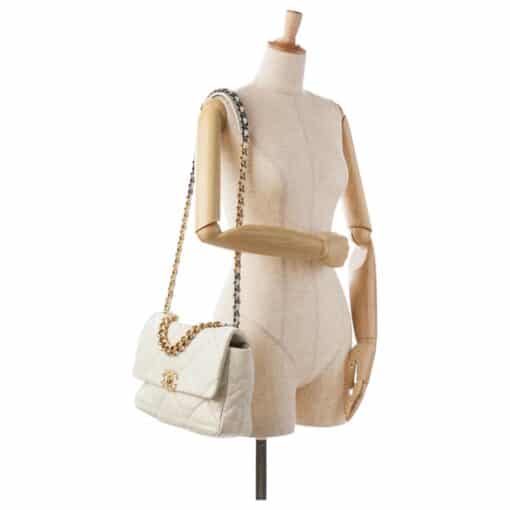 CHANEL Lambskin Quilted Large Chanel 19 Flap White. - Image 11