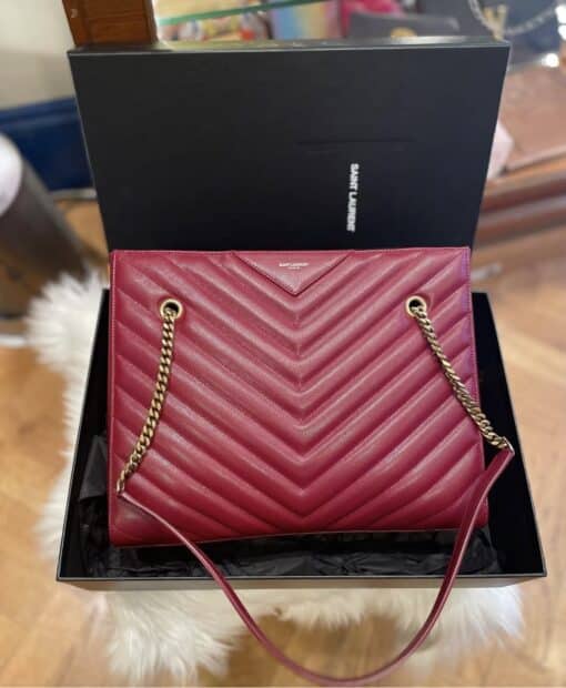 SAINT LAURENT Grain de Poudre Matelasse Chevron Medium Tribeca Shopping Bag Garnet - Image 14