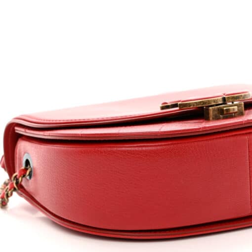 CHANEL Calfskin Quilted Medium Coco Curve Messenger Flap Red Bag - Image 2