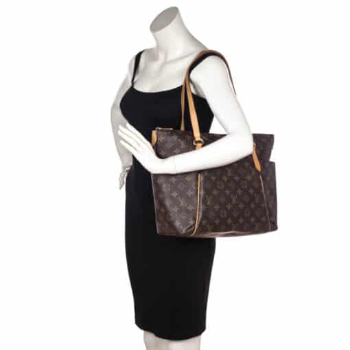 Louis Vuitton Monogram Totally GM Shoulder Bag. - Image 8