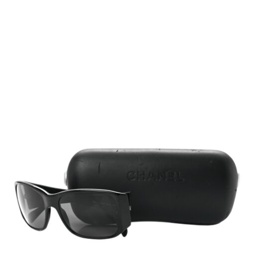 CHANEL Pearl CC Ladies Sunglasses Black. - Image 5