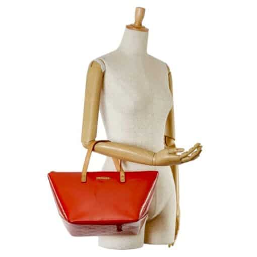 Louis Vuitton Monogram Vernis Bellevue Handbag in Red. - Image 8