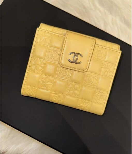 CHANEL Lambskin Precious Symbols French Flap Wallet Chartreus