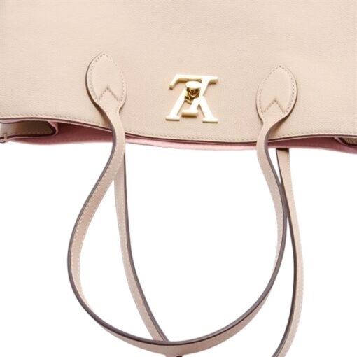 Louis Vuitton Grained Calfskin Lockme Shopper Greige - Image 7