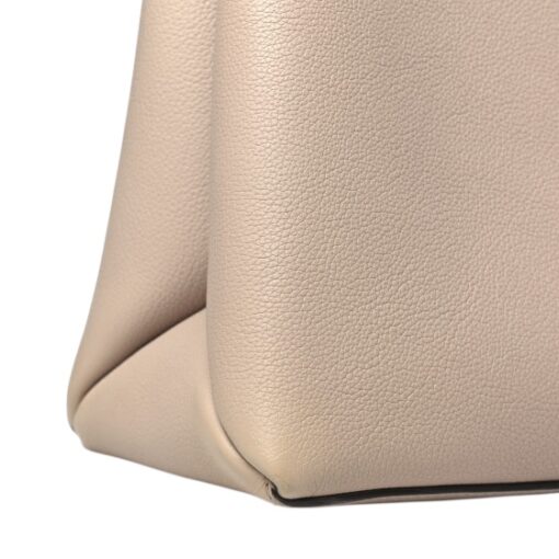 Louis Vuitton Grained Calfskin Lockme Shopper Greige - Image 10
