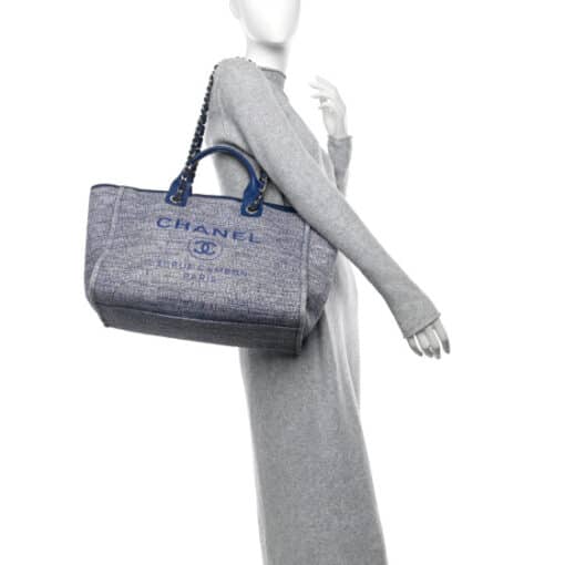 CHANEL Woven Straw Raffia Medium Deauville Tote Blue. - Image 2