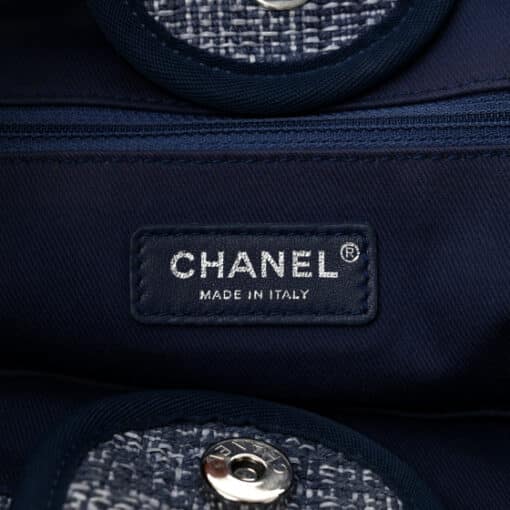 CHANEL Woven Straw Raffia Medium Deauville Tote Blue. - Image 4