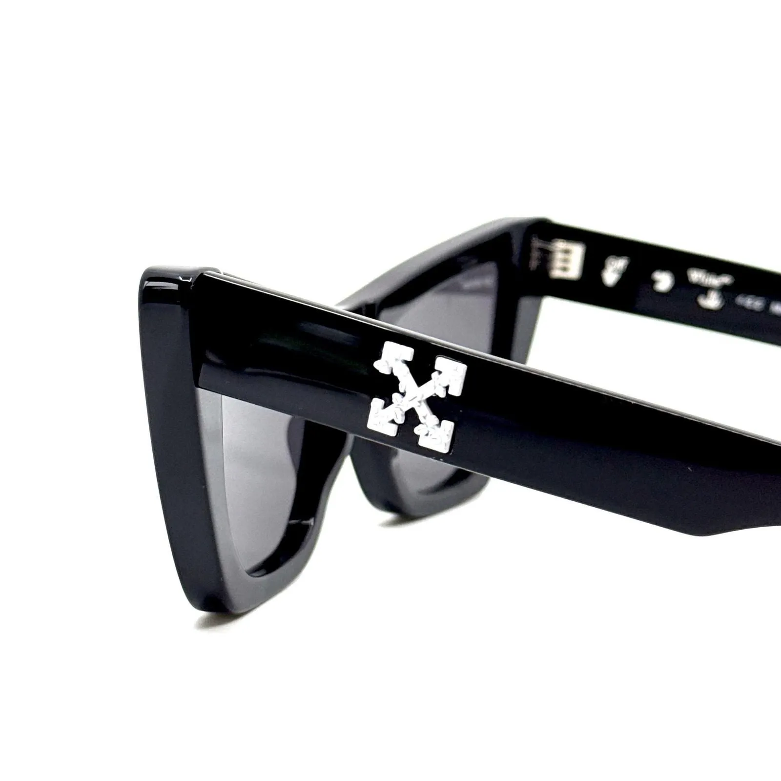 Ladies Off-White Edvard Cat-Eye Sunglasses - Image 7