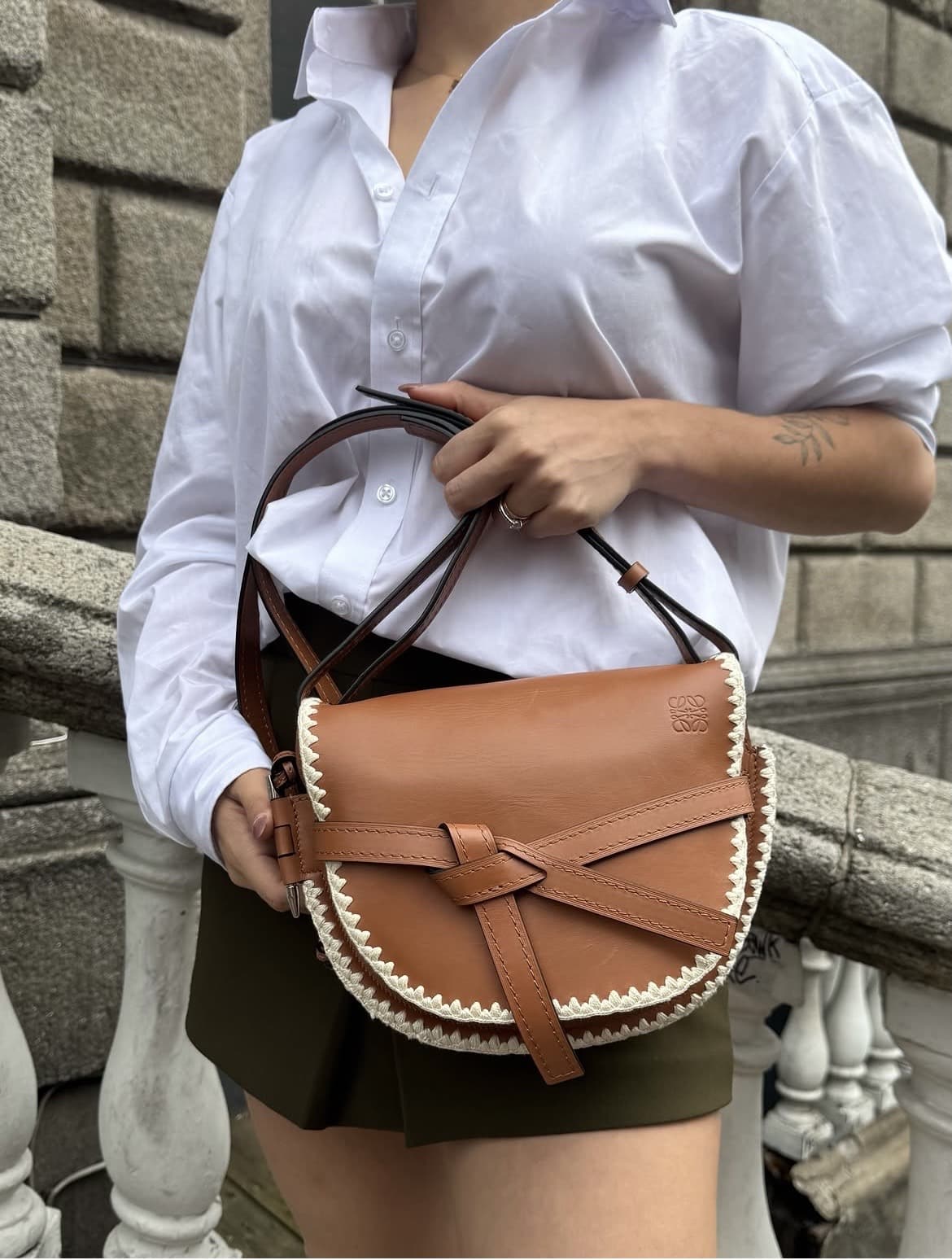 LOEWE Gate Leather Shoulder Crossbody Bag - Image 9