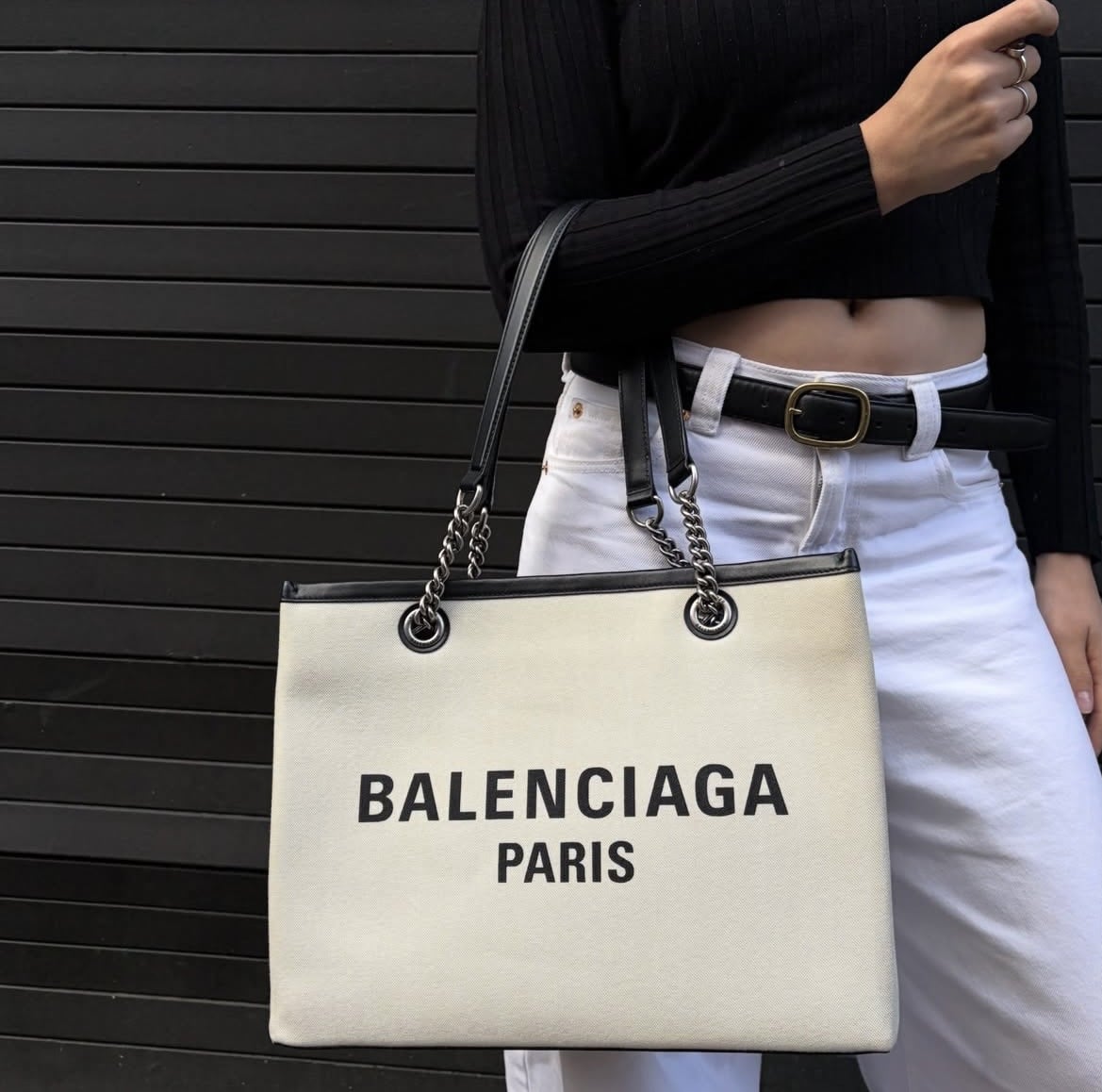 BALENCIAGA Canvas Tote in Beige. - Image 8