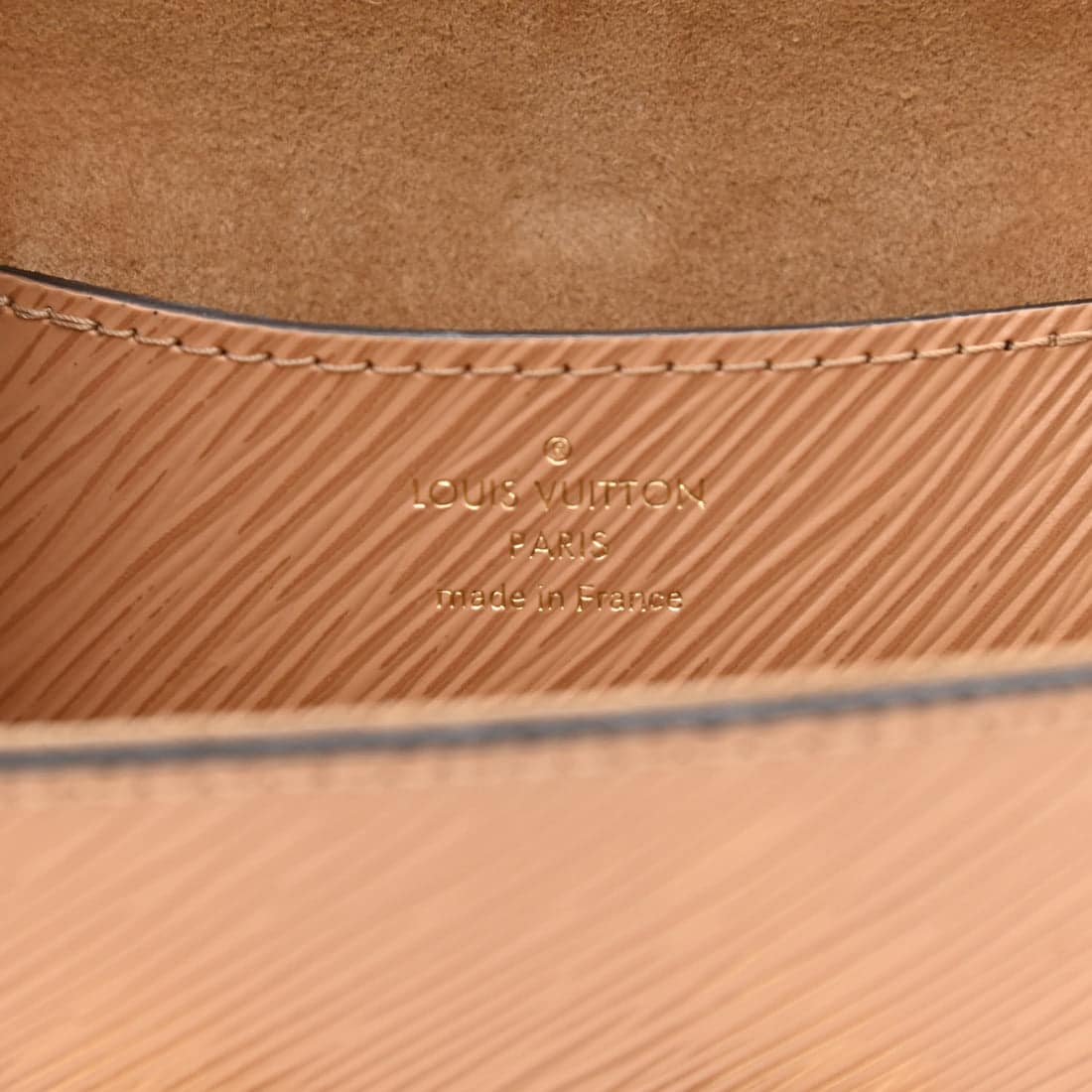 LOUIS VUITTON Epi Twist Shoulder Crossbody Bag MM Camel - Image 2
