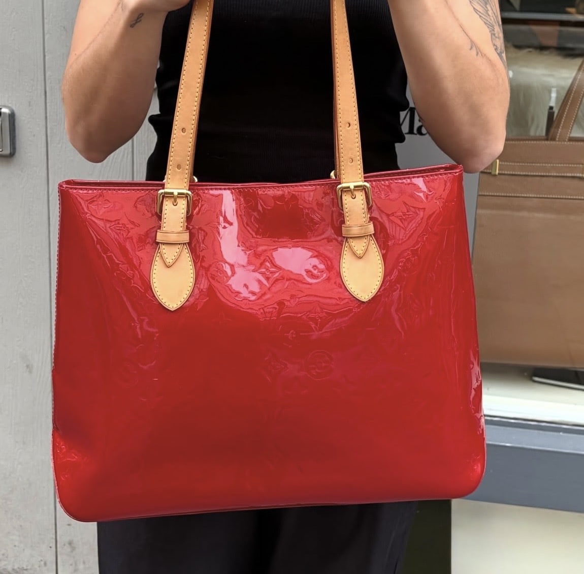 Louis Vuitton Pomme D’amour Monogram Vernis Brentwood Bag - Image 10
