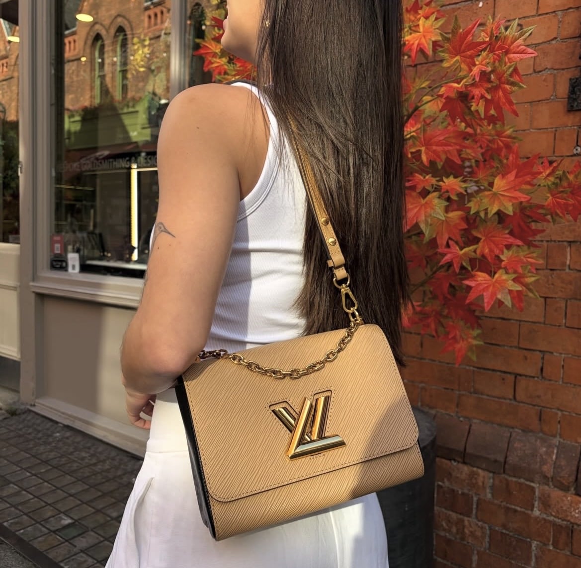LOUIS VUITTON Epi Twist Shoulder Crossbody Bag MM Camel