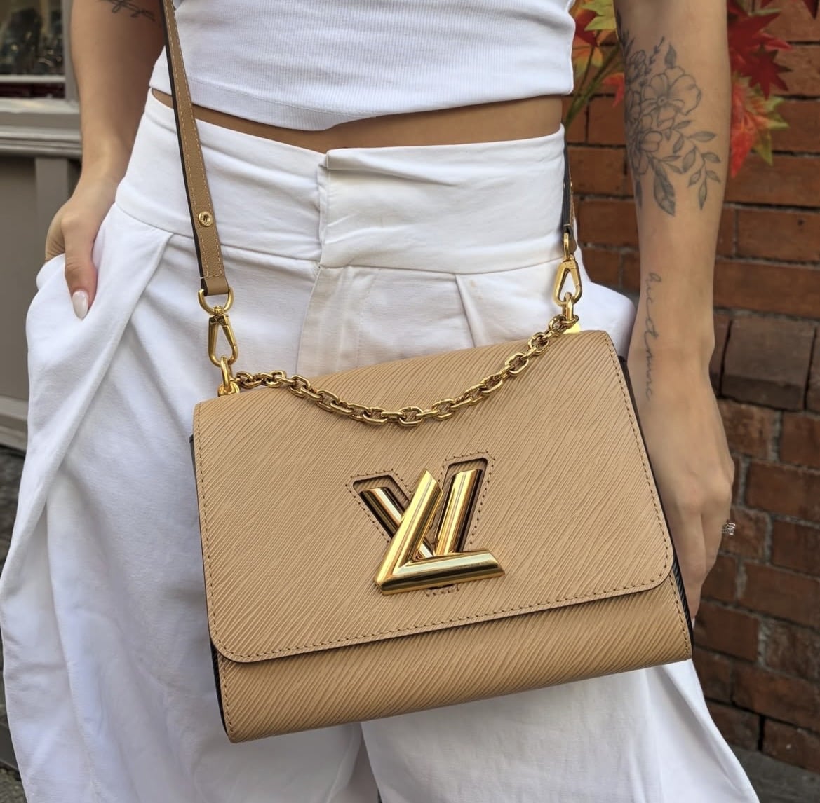 LOUIS VUITTON Epi Twist Shoulder Crossbody Bag MM Camel - Image 16