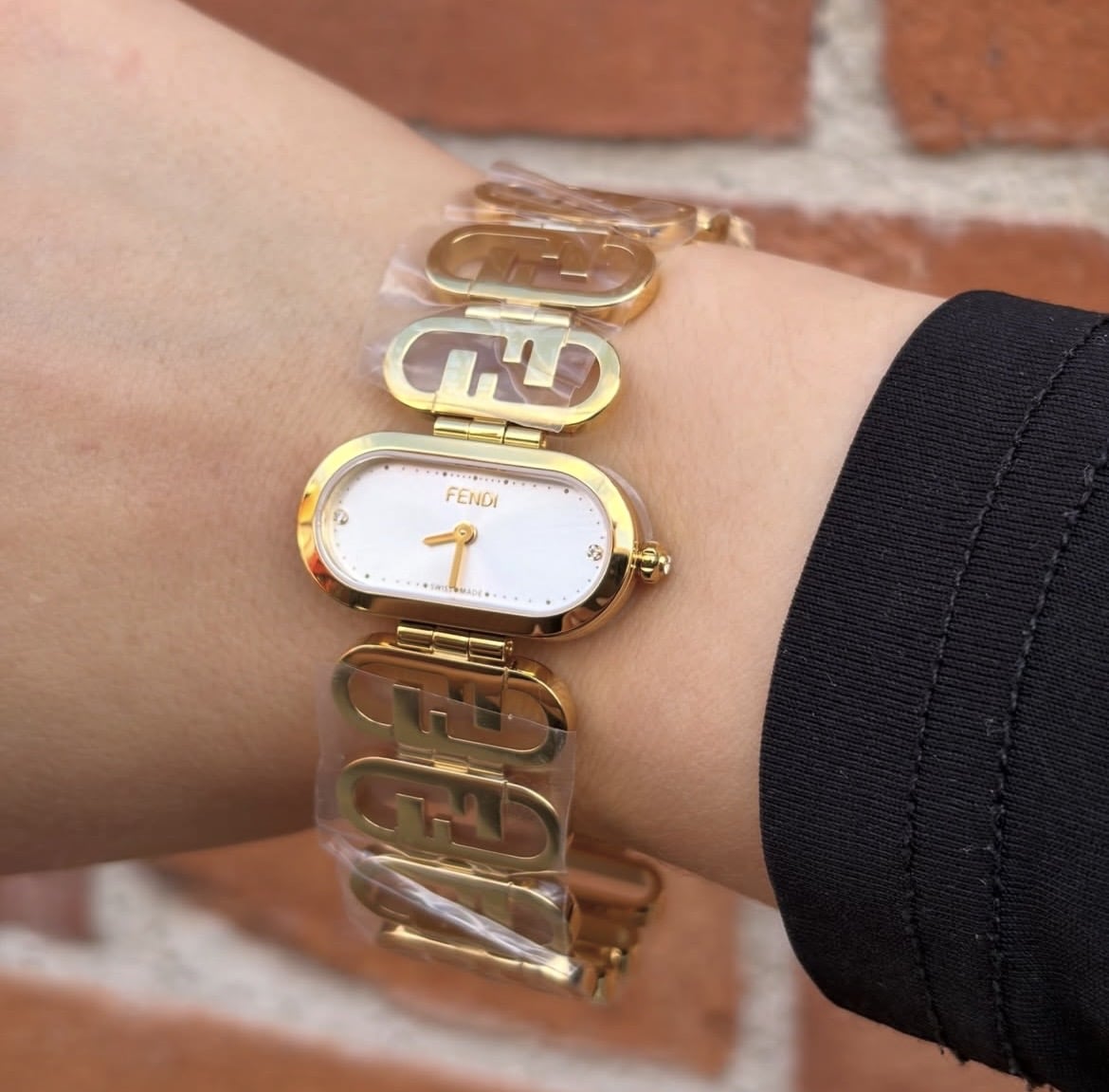 FENDI O'Lock Horizontal Watch Gold. - Image 7