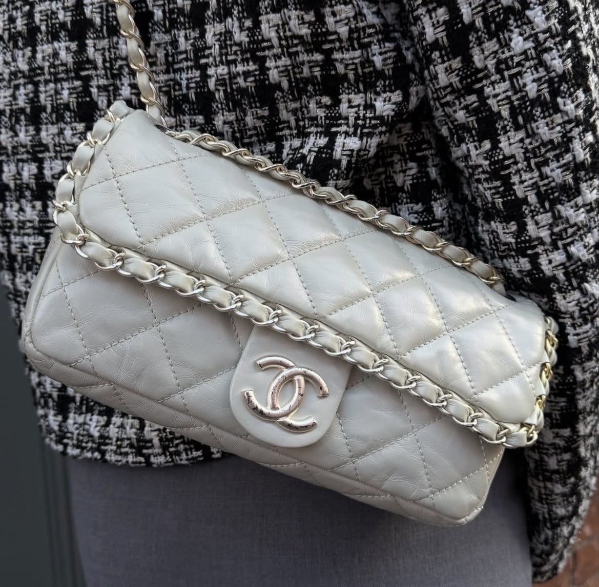 CHANEL Calfskin Quilted small Chain Me Flap in Pearly Beige. - Image 9