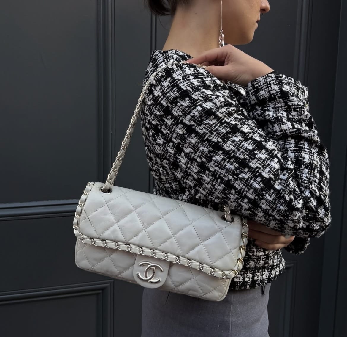 CHANEL Calfskin Quilted small Chain Me Flap in Pearly Beige. - Image 10