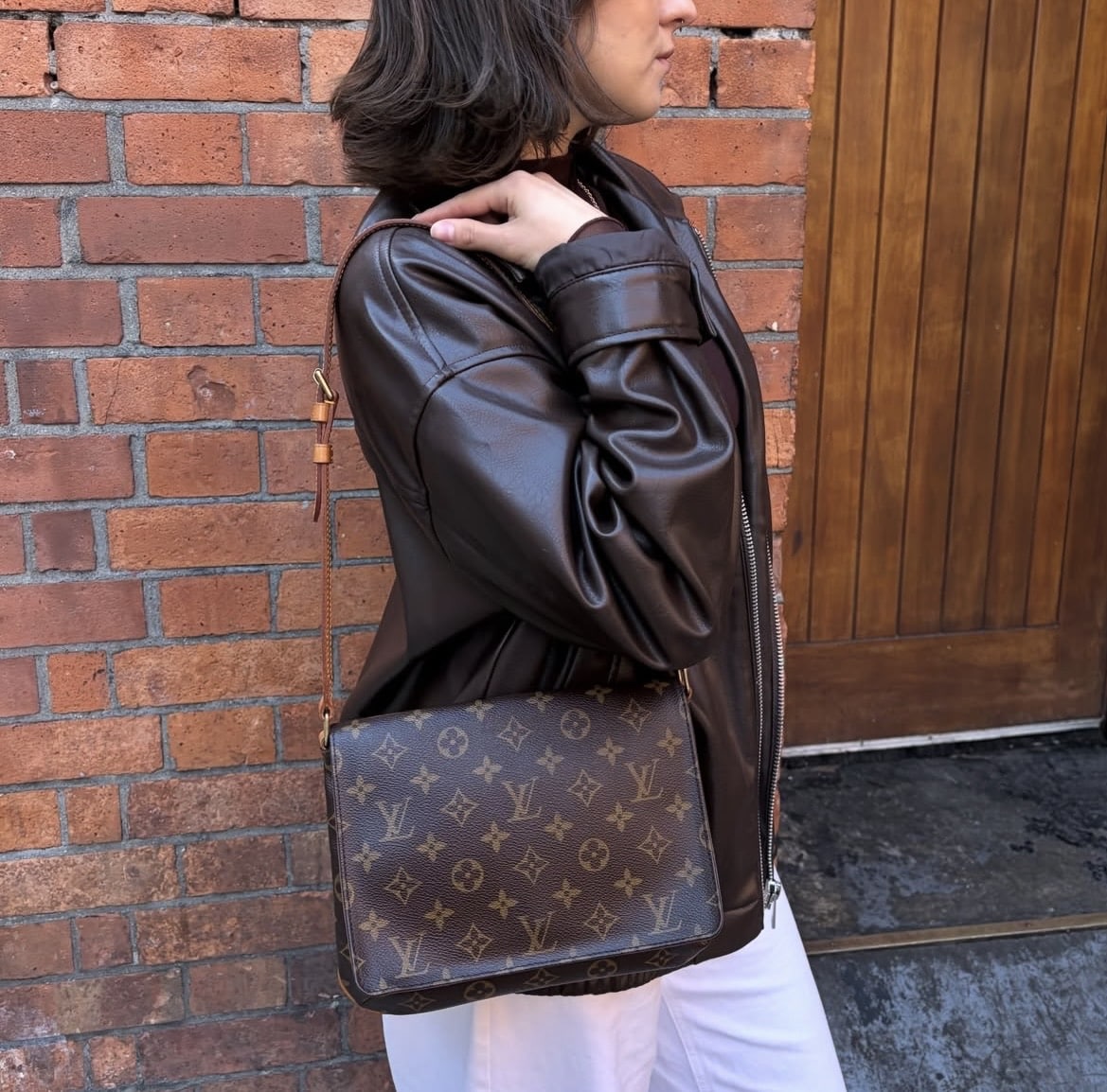 LOUIS VUITTON Vintage Monogram Musette Tango Shoulder Bag. - Image 10