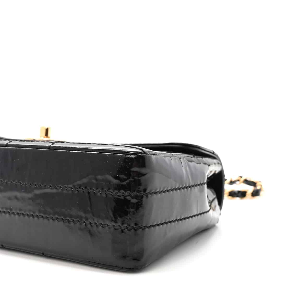 CHANEL Vintage Patent Medium Chocolate Bar Flap in Black - Image 2