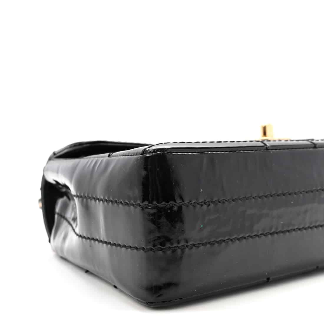 CHANEL Vintage Patent Medium Chocolate Bar Flap in Black - Image 3